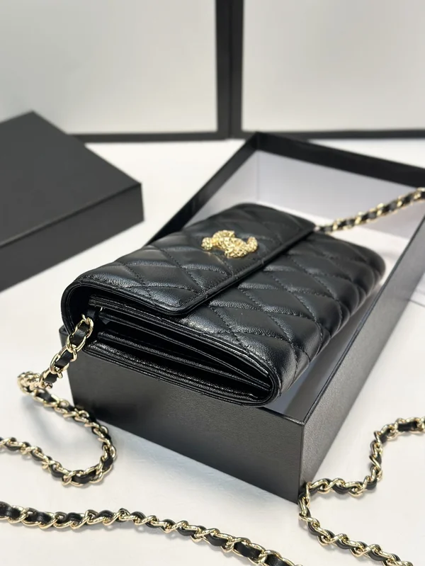 シャネル チェーンウォレット レディース