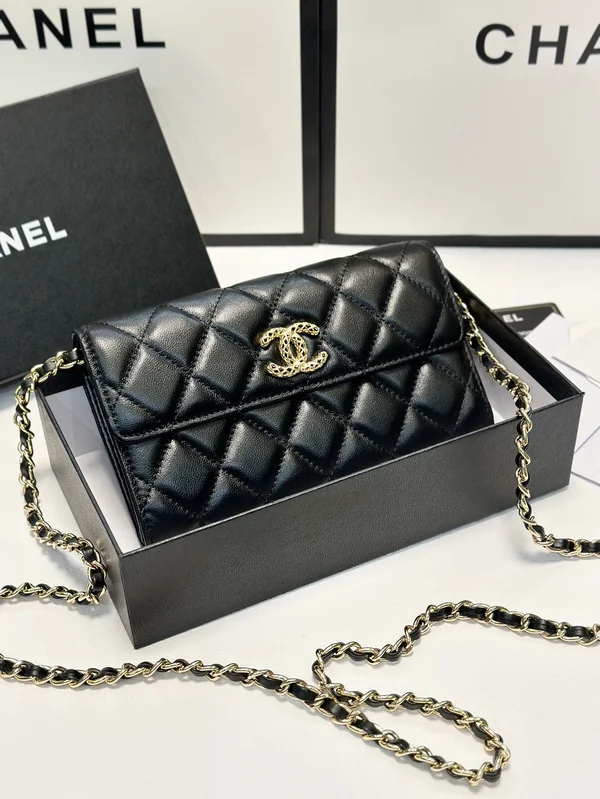 シャネル マトラッセ チェーンウォレット