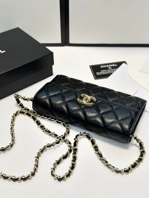 シャネル マトラッセ チェーンウォレット