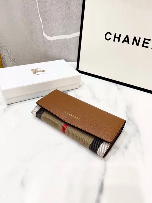 BURBERRY コンチネンタルウォレット
