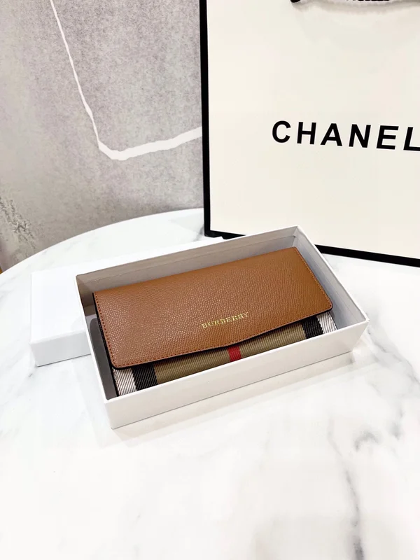 BURBERRY コンチネンタルウォレット