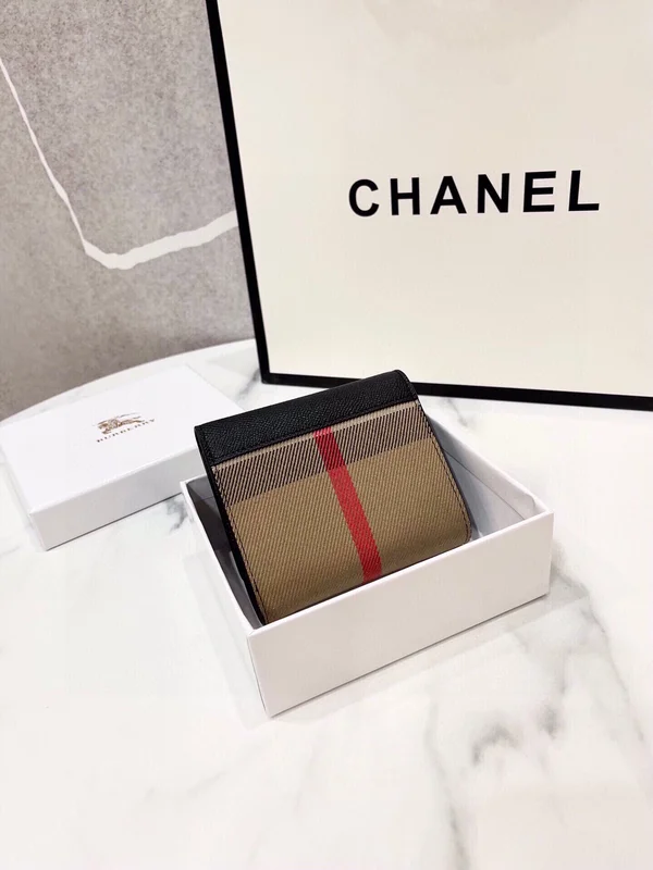 BURBERRYコンパクト財布