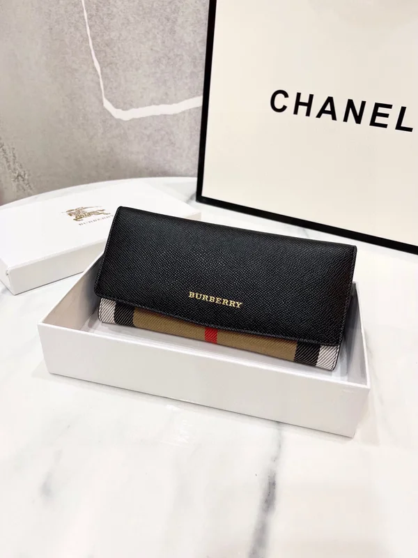 Burberry 二つ折り 長財布