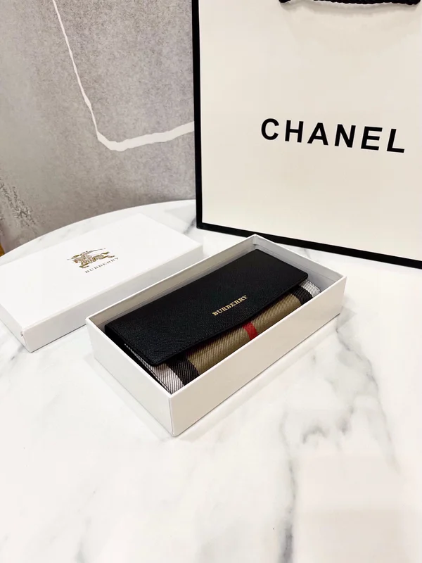 Burberry 長財布 ブラック