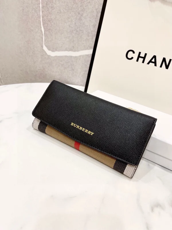 Burberry 二つ折り 長財布
