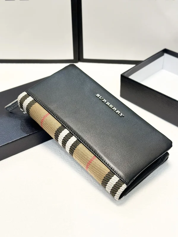 BURBERRY 長財布 ベルト付き