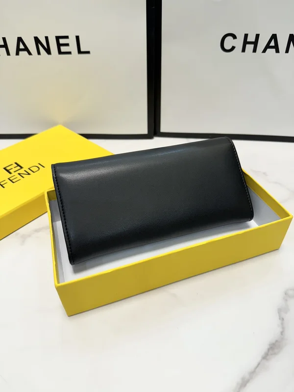 フェンディ 長財布 人気