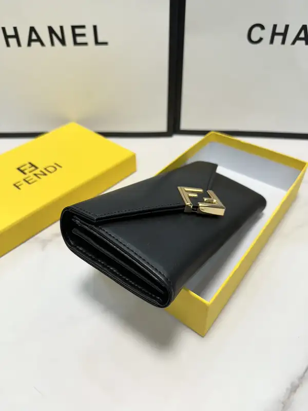 フェンディ 長財布 レザー ブラック