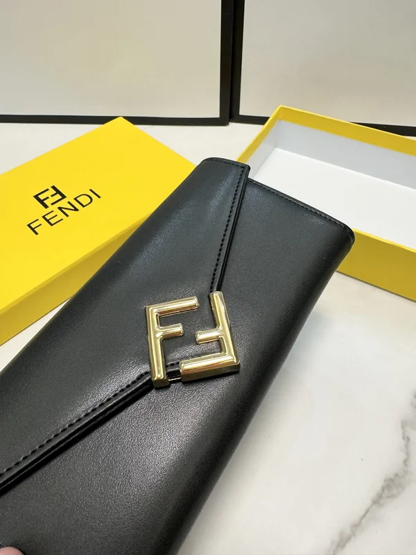 フェンディ 長財布 レディース