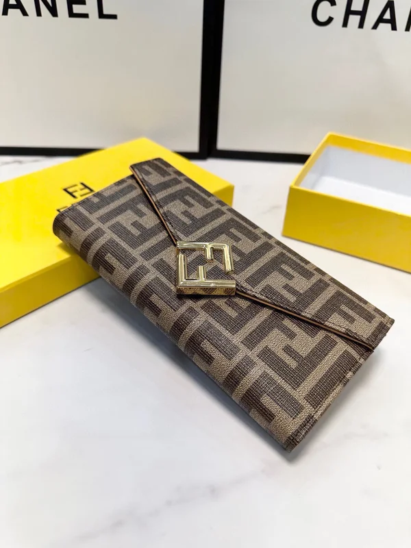 フェンディ FFダイヤモンド コンチネンタル ウォレット