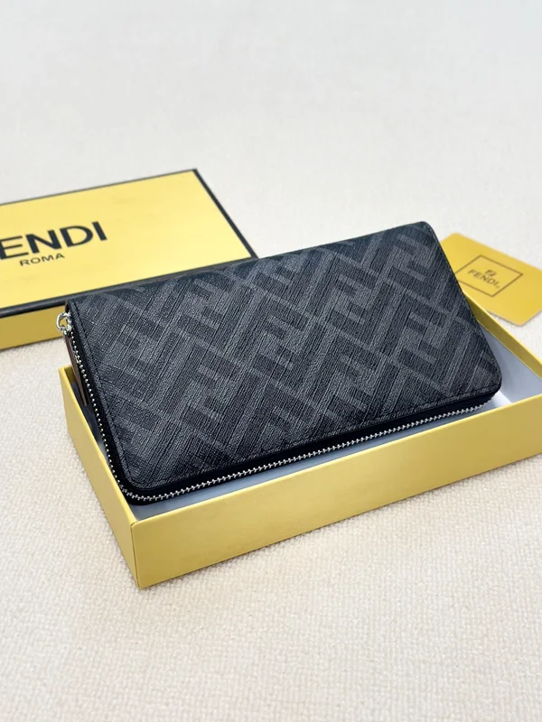 フェンディ ズッカ柄 財布