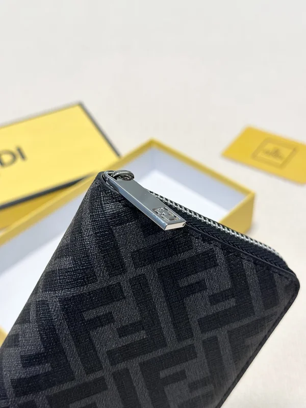 FENDI ロングウォレット ブラック