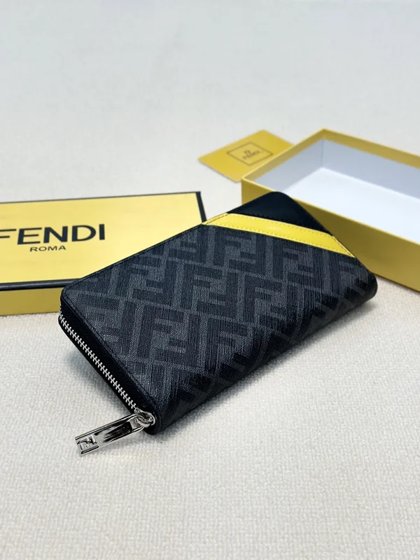 FENDI 長財布 メンズ プレゼント