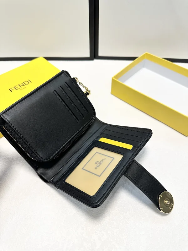 FENDI コンパクトウォレット