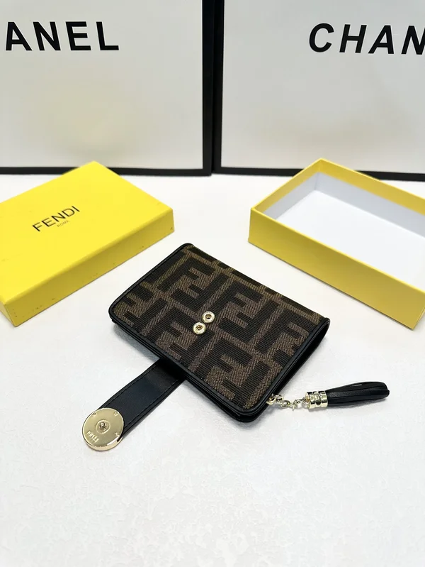 フェンディ 財布 レディース