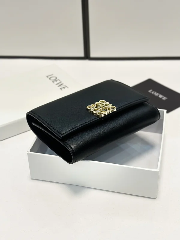 ロエベ コンパクト ウォレット