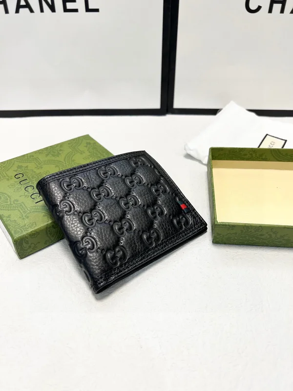 グッチ 二つ折り財布