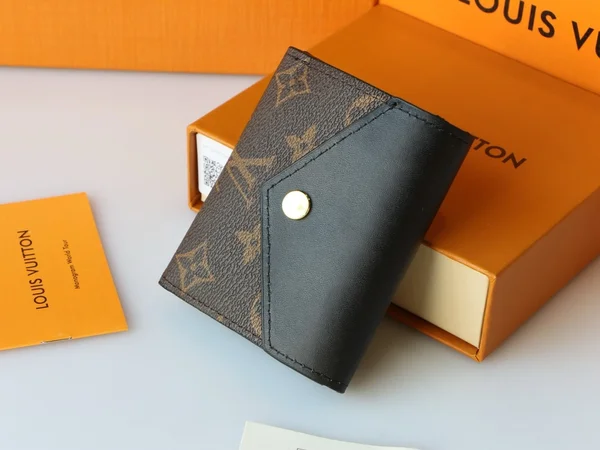 ルイヴィトン ゾエ 3つ折りウォレット