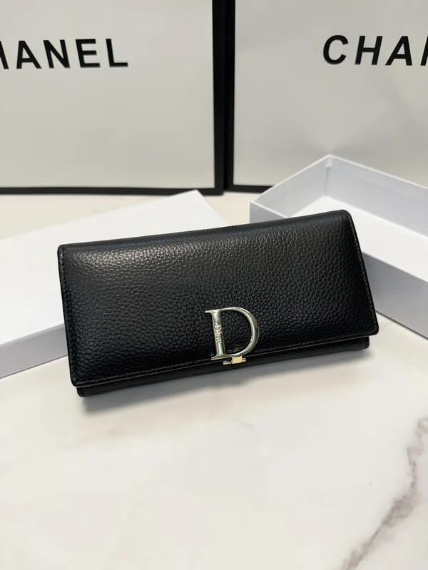 ディオールラップウォレット おしゃれ