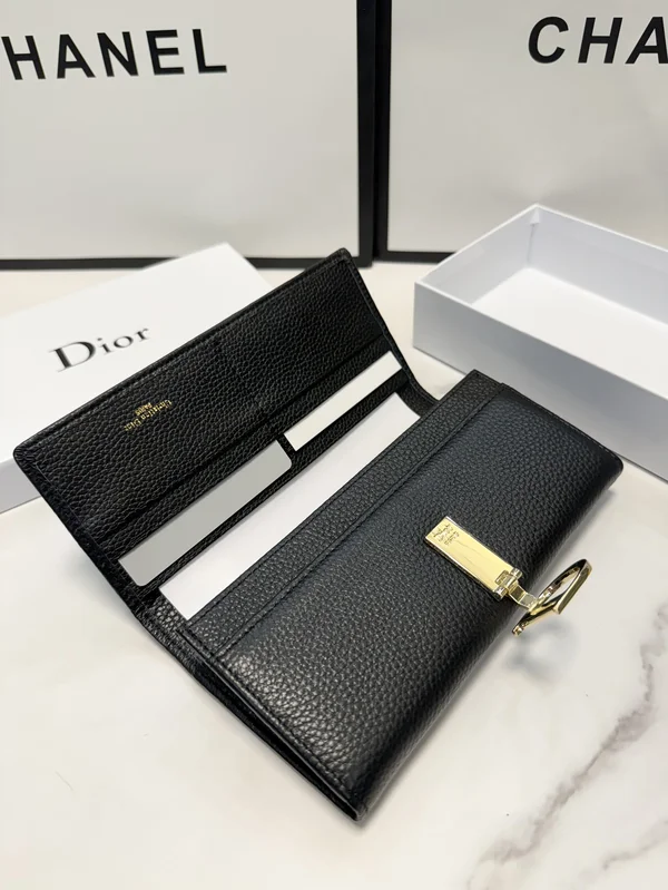 ディオールフラップウォレットレディース