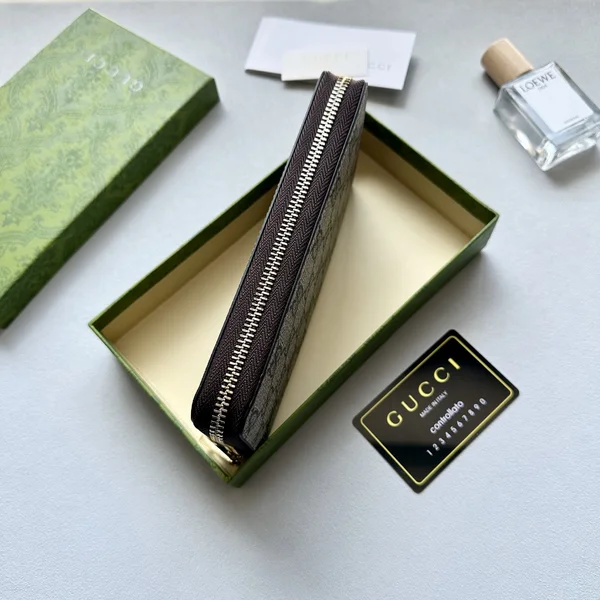 グッチ 大容量 ファスナー長財布