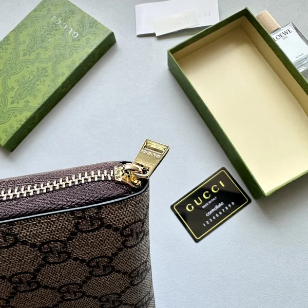 Gucci GGキャンバス ロングウォレット