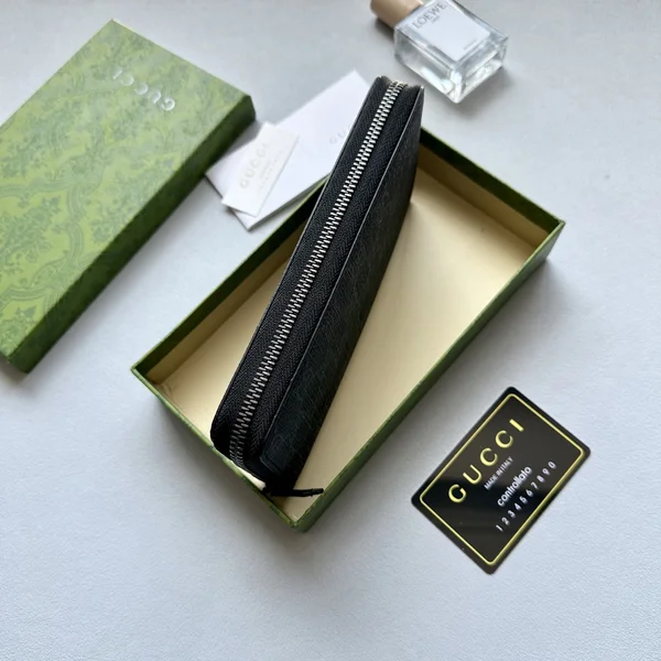 GUCCIラウンドファスナー長財布 メンズ