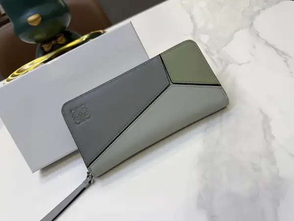 LOEWE パズル ジップアラウンドウォレット