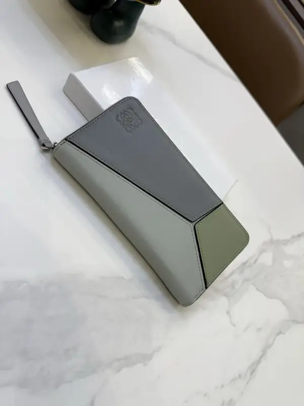 ロエベ パズル 長財布