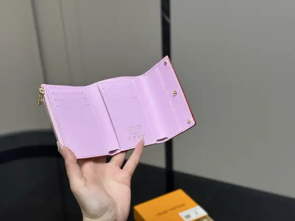 ルイヴィトン M13427