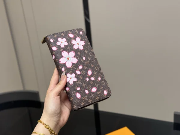 ルイヴィトン 村上隆 ジッピー ウォレット