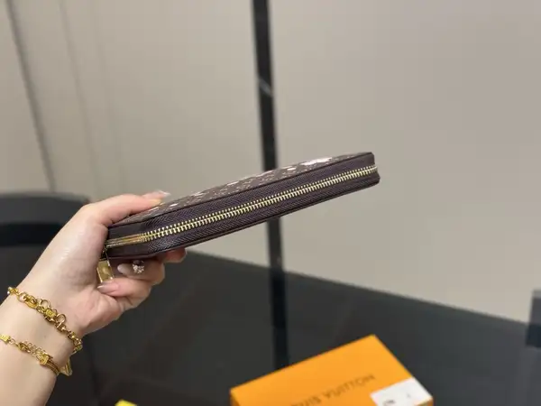 ルイヴィトン 長財布 マルチカラー