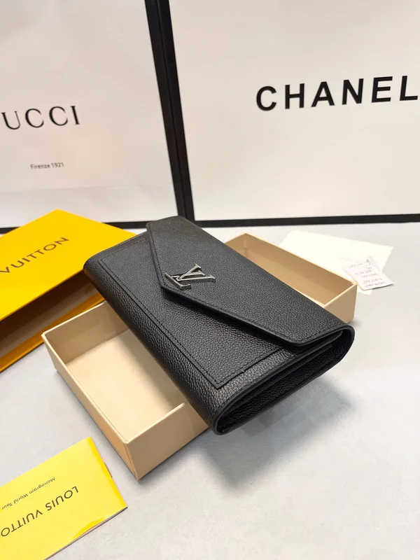 LOUIS VUITTON ポルトフォイユ・マイロックミー