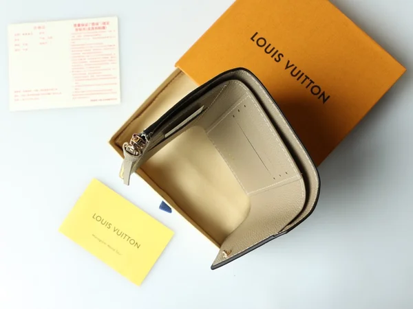 ルイヴィトン モノグラム アンプラント 財布