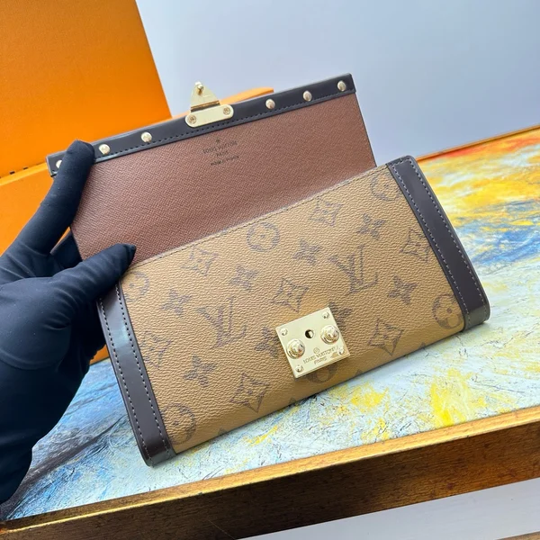 ヴィトン フラップウォレット レディース