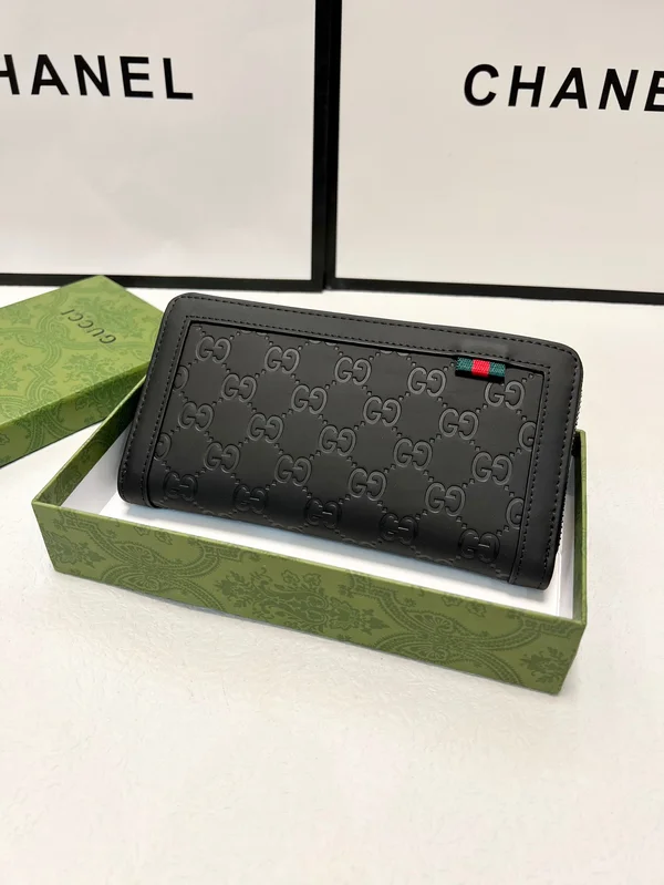 GUCCI ラウンドファスナー長財布