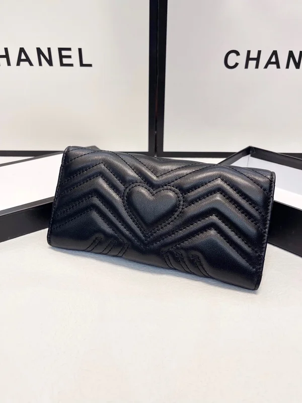 GUCCI GGマーモント 長財布