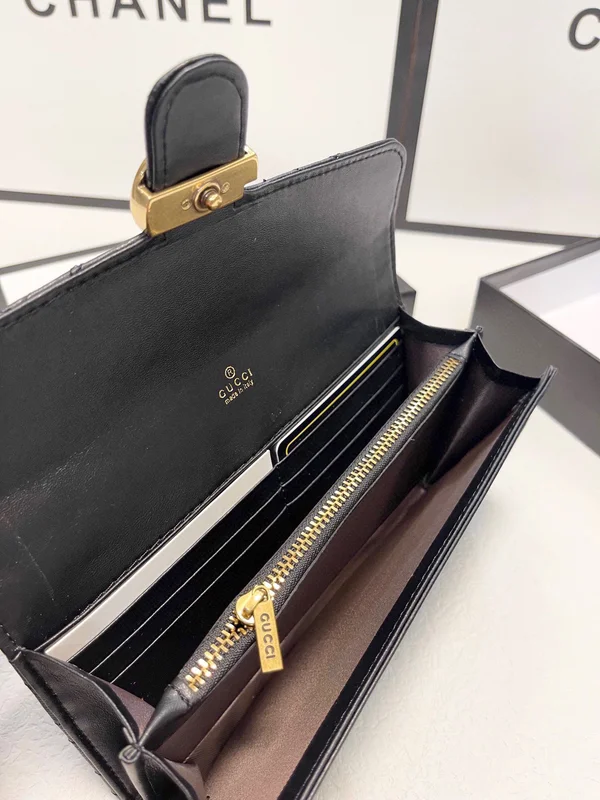 グッチ キルティングレザー 二つ折り 長財布