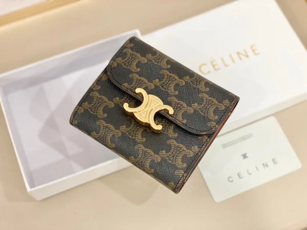 CELINE トリオンフ 財布