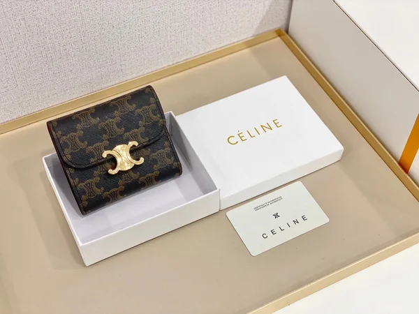 CELINE 三つ折り財布