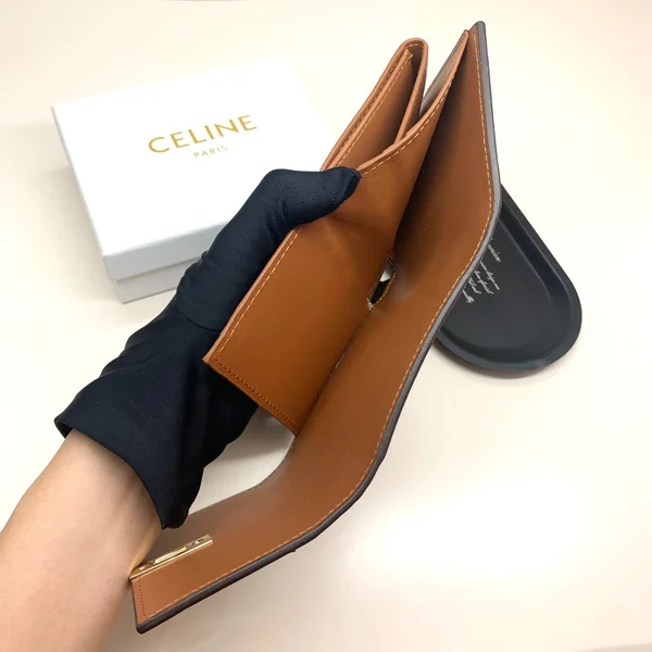 CELINE コンパクト財布 16 セーズ