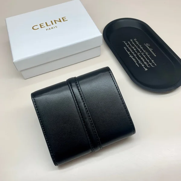CELINE 16 セーズ ミニ財布