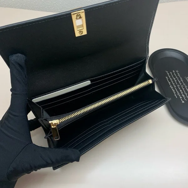 セリーヌ 高级 ラージウォレット 16