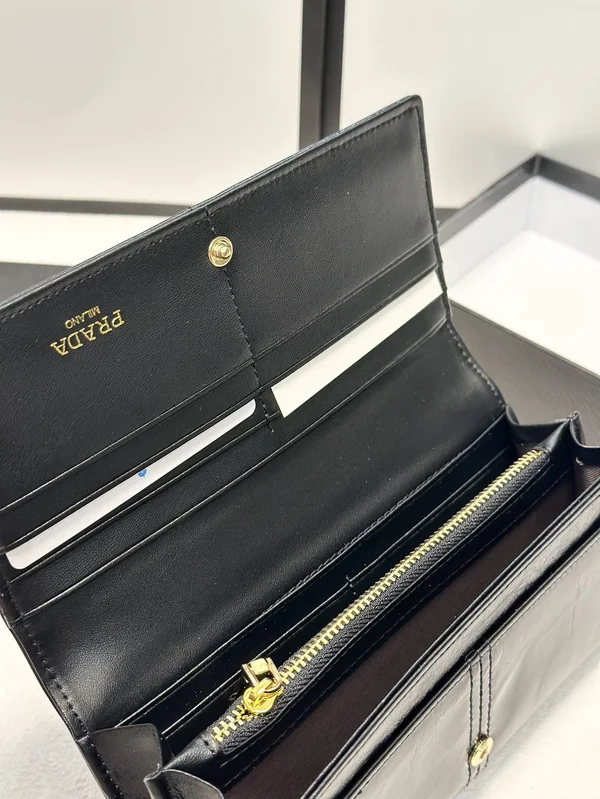 PRADA 長財布 二つ折り