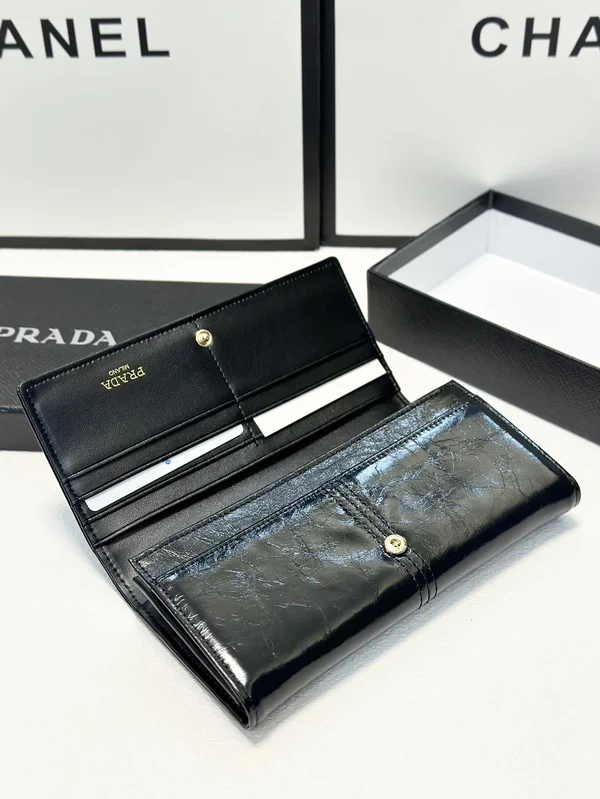 PRADA メンズ長財布