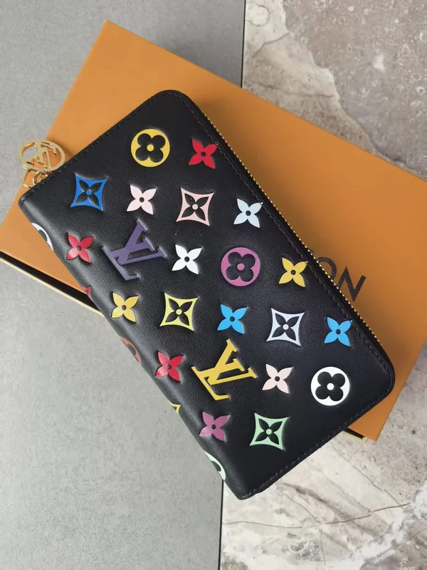 LV × TM ジッピーウォレット