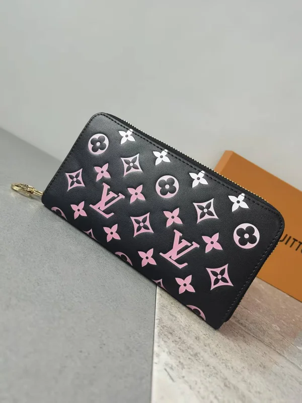 ルイヴィトン クッサン ジッピー・ウォレット