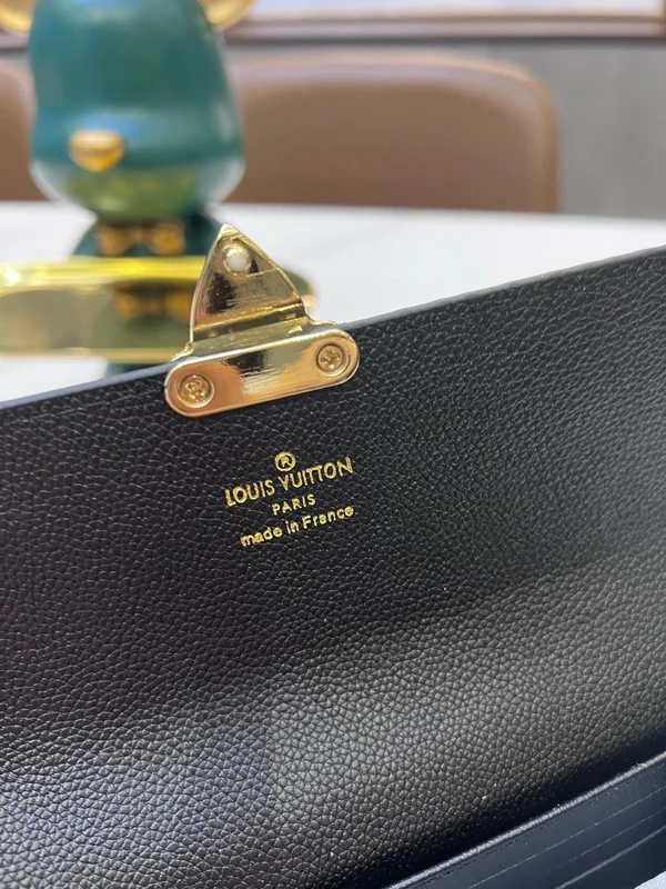 ヴィトン 長財布 メティス