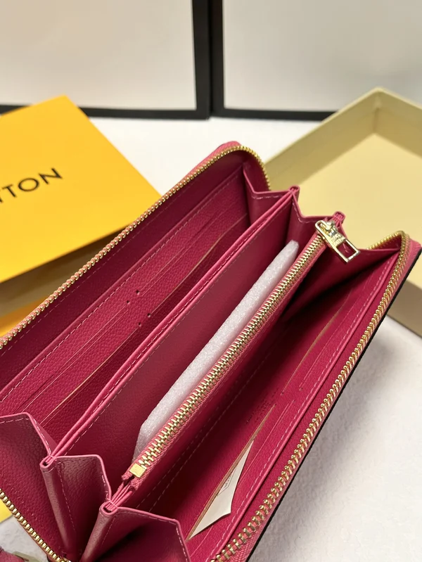 ルイヴィトン アンプラントジッピー・ウォレット