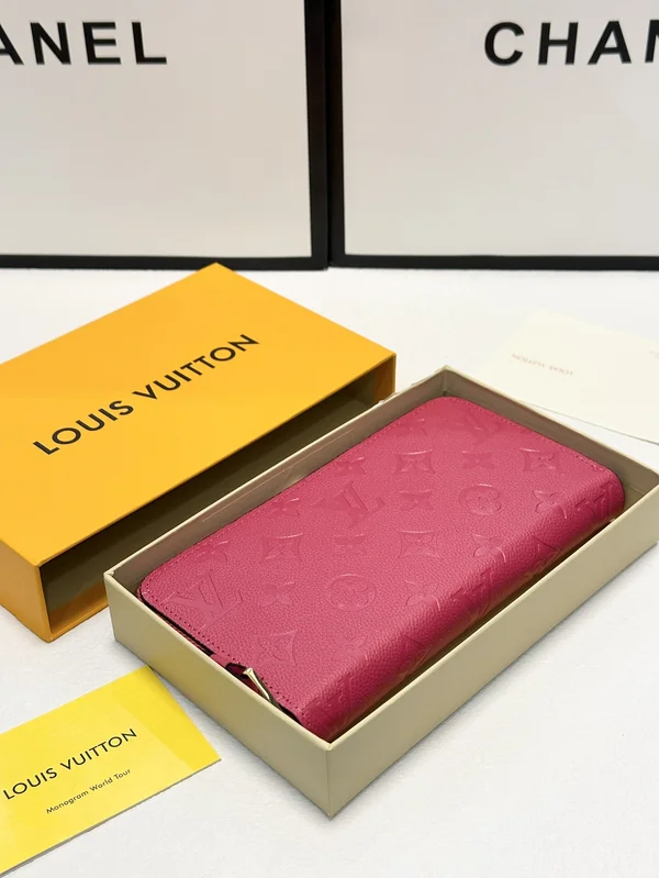 VUITTON レディースファスナー長財布